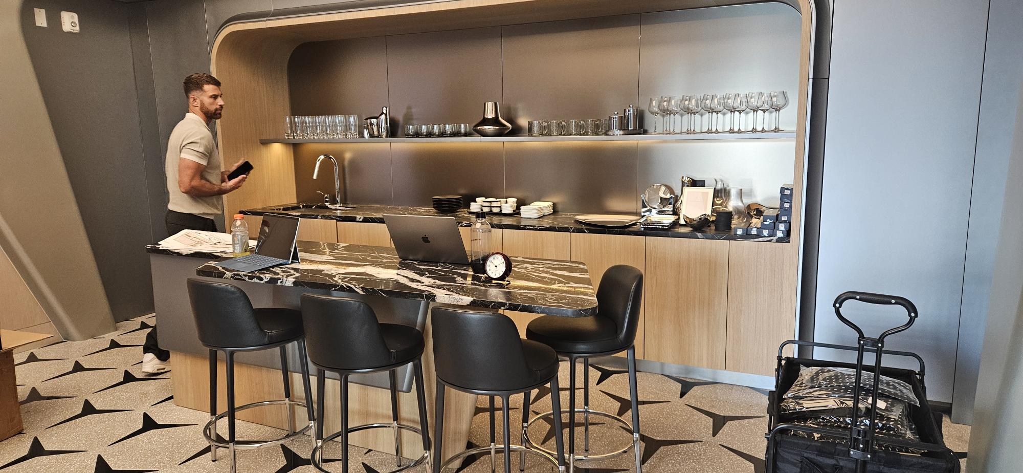 Mercedes-Benz Sales Center